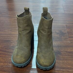 Dirty Laundry brown Ankle Booties